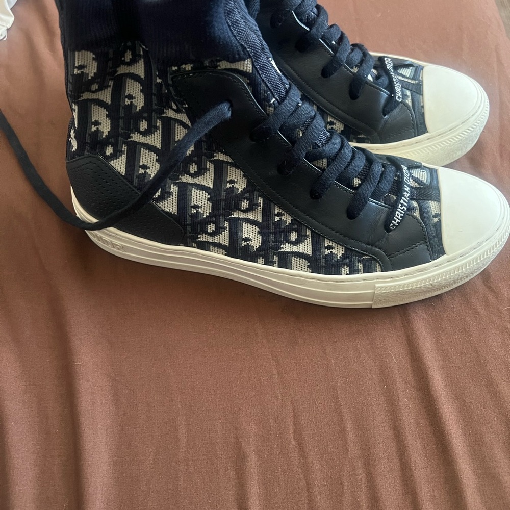 Dior Men’s Black and Cream High-Top Knit Logo Sneakers - Picture 2 of 5